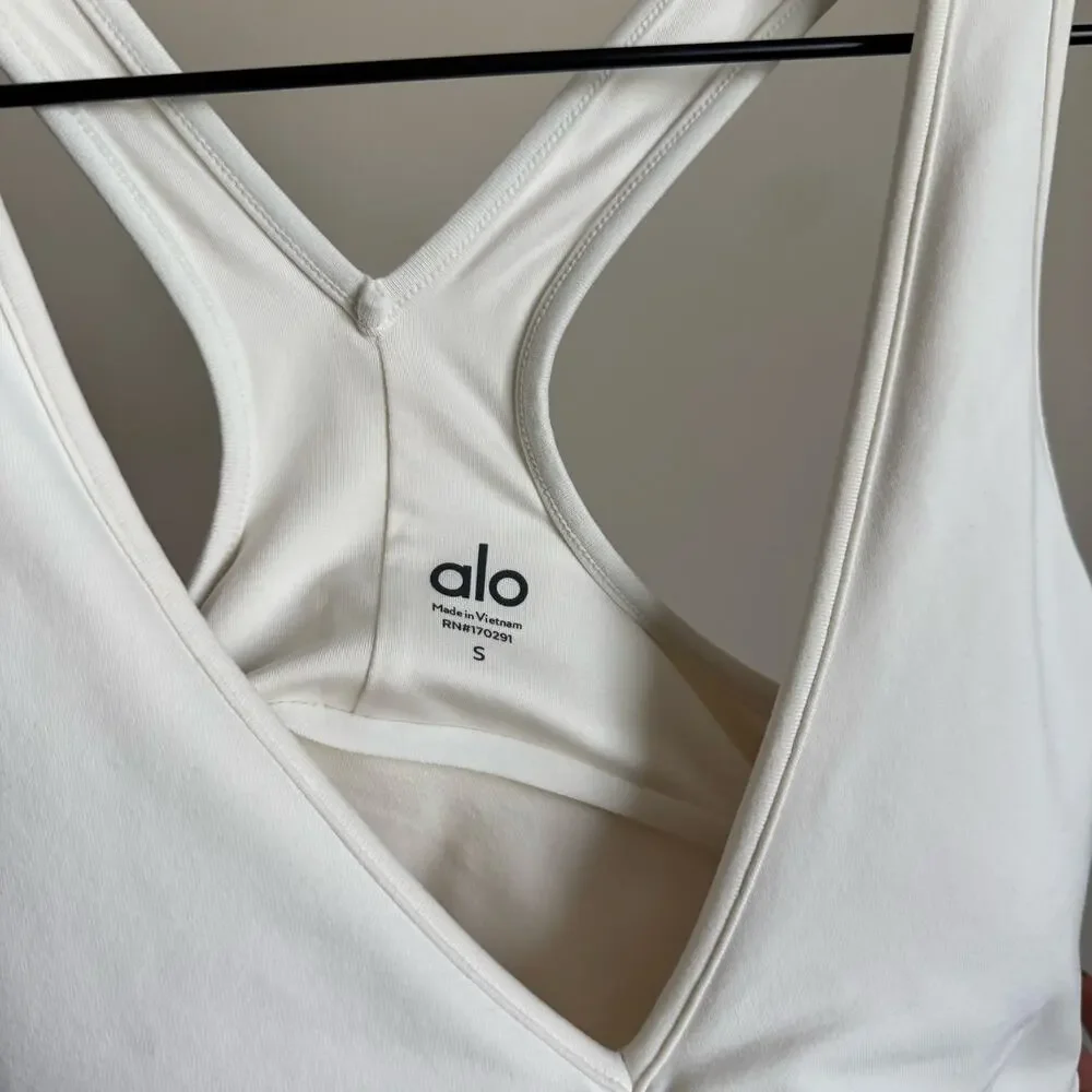ALO Women Wild Thing Sport Bra Size Small Cream White Workout Yoga Light Support